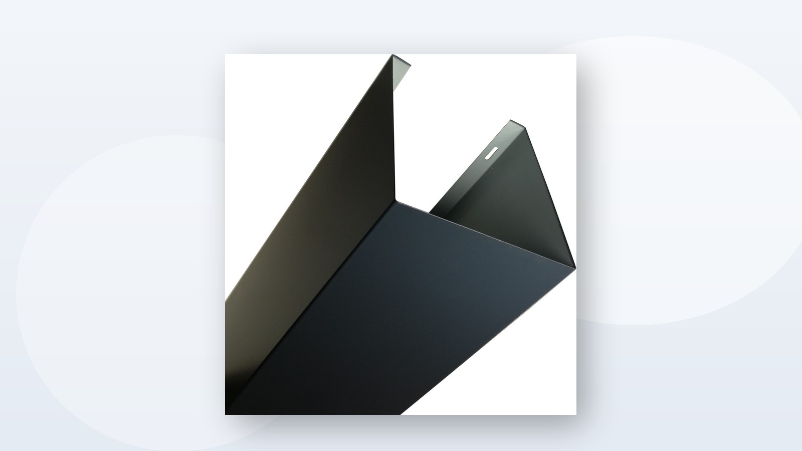 Maskownica/obudowa z blachy – osłona instalacji i okapu